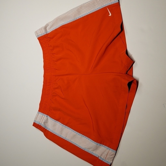 Nike women's shorts size M 8-10 - Picture 1 of 7